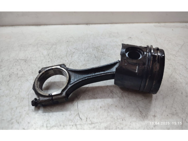 Поршень с шатуном 224DT Land Rover Freelander 2 - LR2