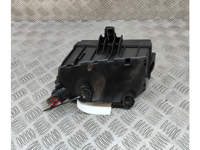 Блок предохранителей 5Q0937125B, 5Q0907361D   Skoda Superb B8 (3V)    