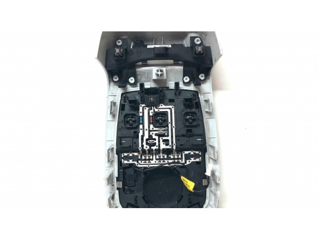 Фонарь освещения передних мест