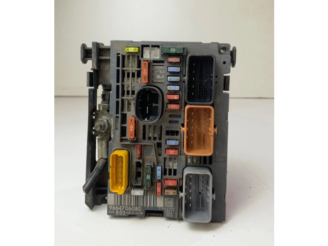 Блок предохранителей  9664706080, R03   Peugeot Expert    