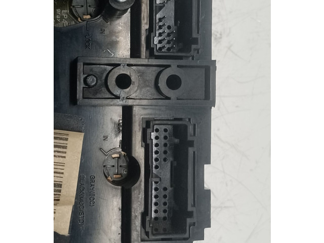 Блок управления климат-контролем 30710682, 30710682   Volvo XC90