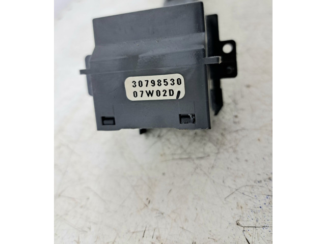 Ручка стеклоочистителей 30798530   Volvo V70