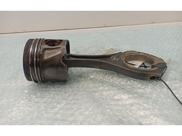  Поршень с шатуном  8370B  Mercedes-Benz R W251 для дизельного двигателя 3.0