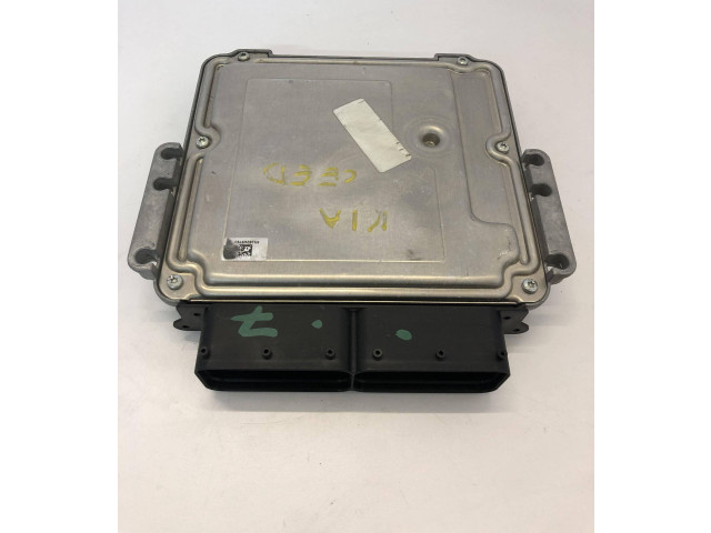 Блок управления двигателя 391402A860, 0281032115 KIA Ceed