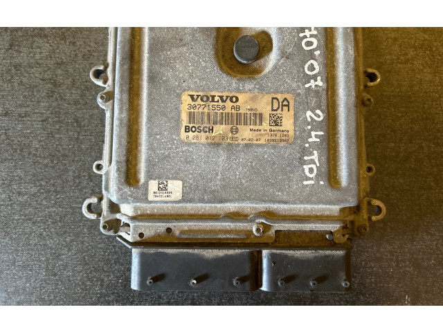 Блок управления двигателя 30771550AB, 0281012103 Volvo V70