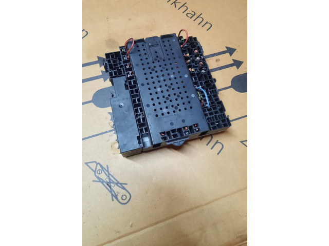 Блок предохранителей 9441582 Volvo S60