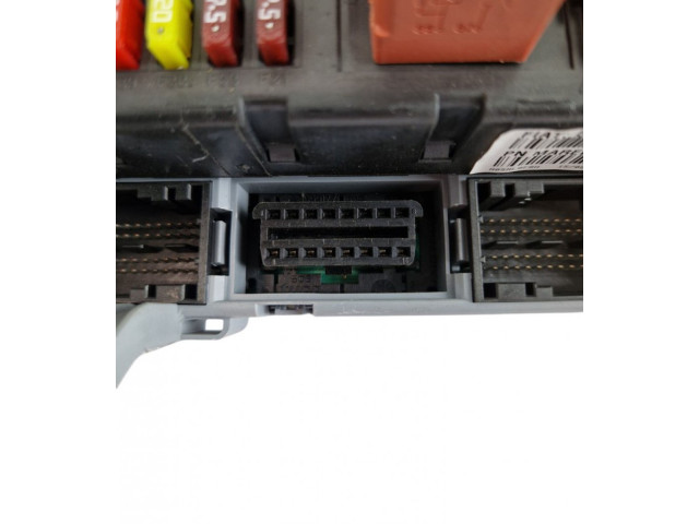 Блок предохранителей 51778008, 503440200506 Fiat Linea