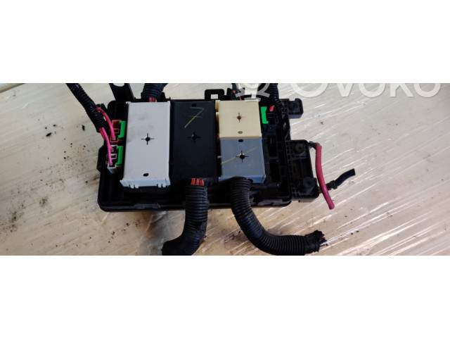 Блок предохранителей 15120876   Chevrolet TrailBlazer    