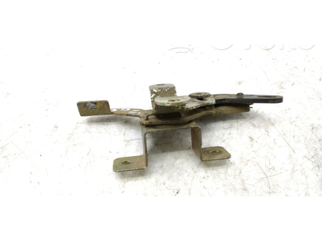 Замок багажника     Nissan Titan  -  года