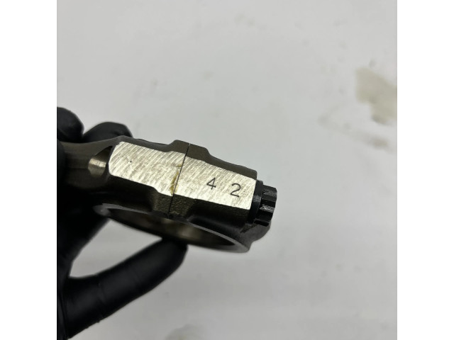 Píst Toyota Avensis T250 pro naftový motor 2.2 2AD