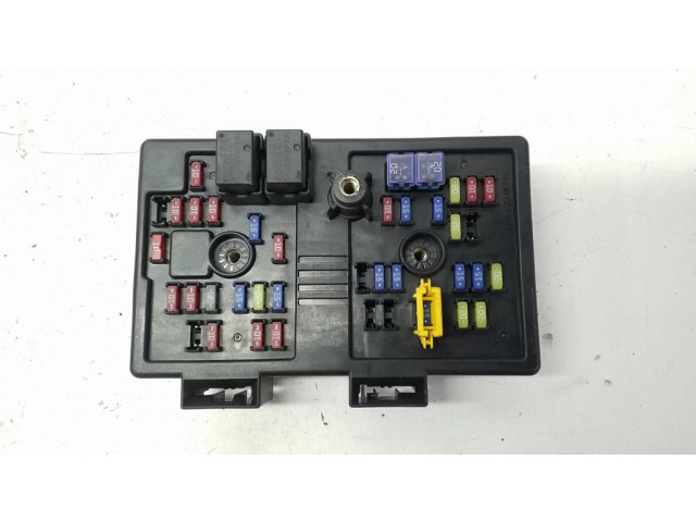 Блок предохранителей 96821082 Chevrolet Captiva