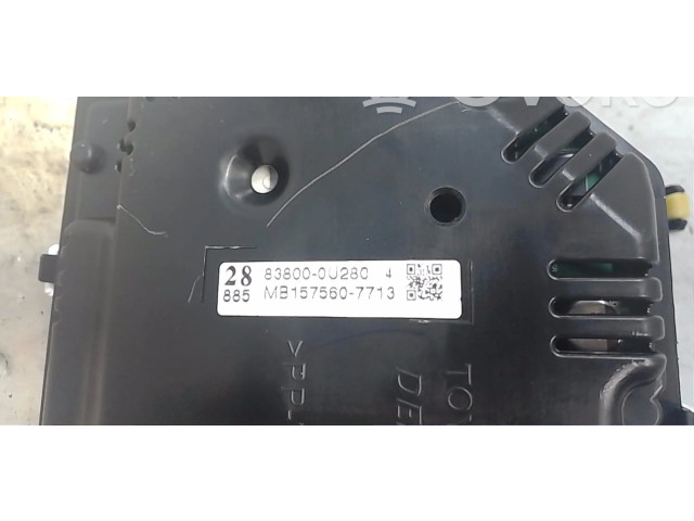 Přístrojová deska Toyota Yaris 2015 838000U280