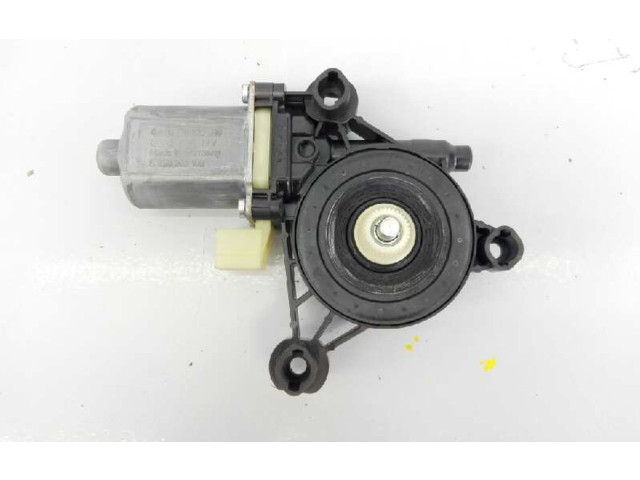 Передний двигатель механизма для подъема окон