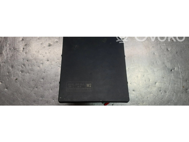 Pojistková skříňka 284B73NL1A, 521773F04 Nissan NV200 2010