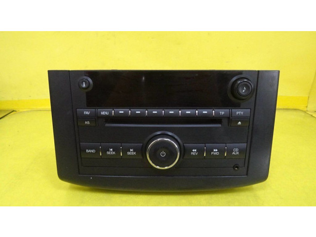 Радио/ проигрыватель CD/DVD / навигация