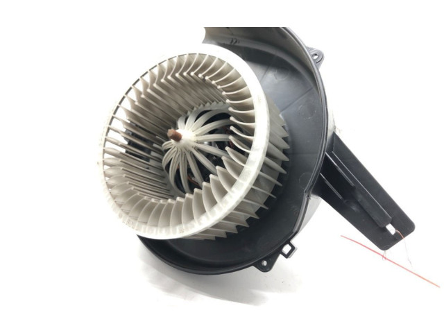Вентилятор печки 6R1819015 Skoda Fabia Mk3 (NJ)
