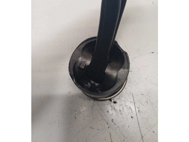 Поршень с шатуном 8340E Mercedes-Benz R W251