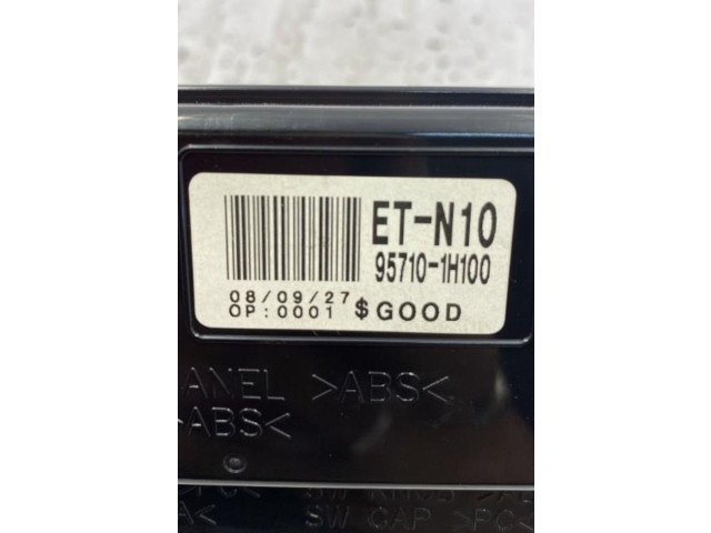 Дисплей    957101H100   KIA Ceed