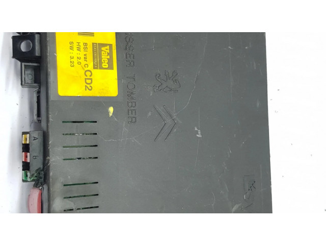 Блок предохранителей 73004912 Peugeot 406