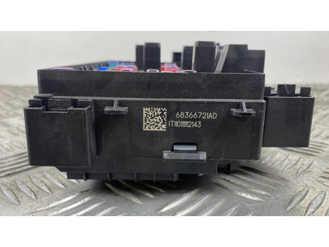 Блок предохранителей 68366721AD   Jeep Grand Cherokee WL    