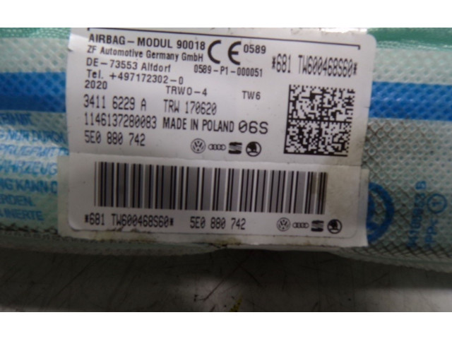 Подушка безопасности двери 5E0880742, 5E0880742 Skoda Octavia Mk4