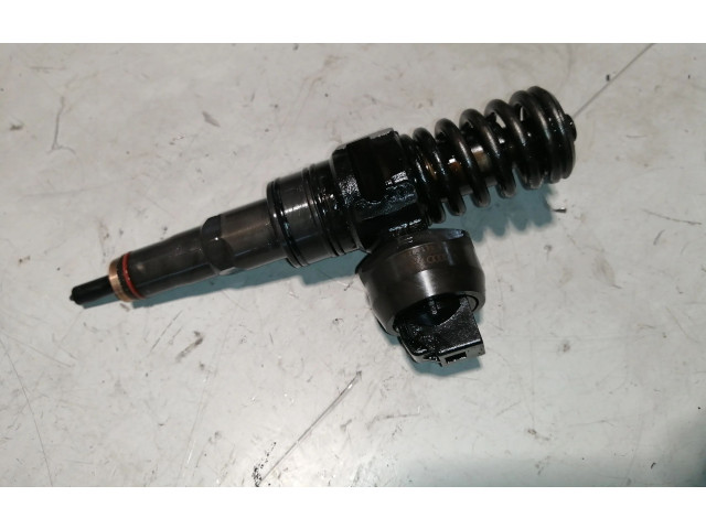 Форсунка 038130073AG Volkswagen Golf Plus