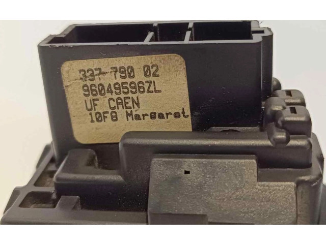 Pojistková skříňka Включатель стеклоочистителей 96049596ZL Peugeot Expert