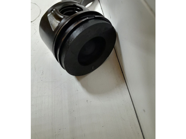 Поршень с шатуном H268X Citroen C5