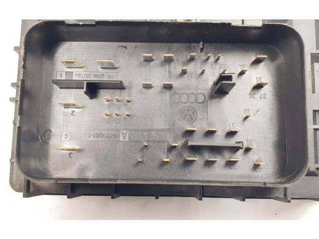 Pojistková skříňka 1K0937125A Seat Altea 2004