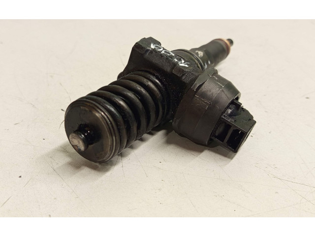 Vstřikovač 038130073AP   Volkswagen Caddy     