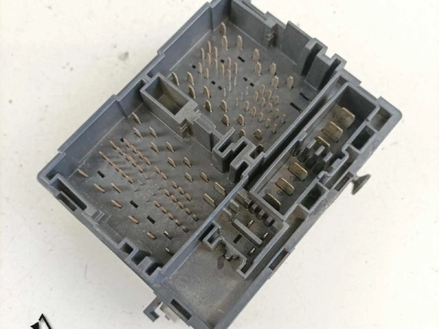 Блок предохранителей  P68068355AC   Fiat Freemont    