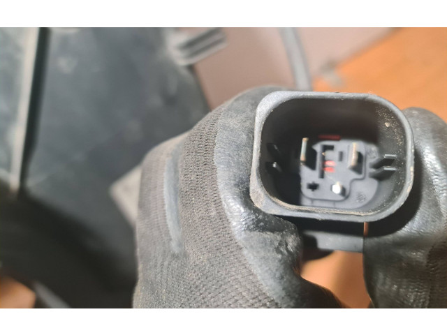 Вентилятор радиатора     30645148, 0130303947    Volvo V70 