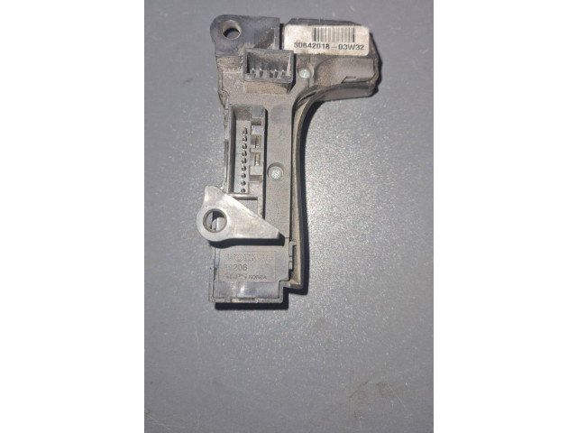 Подушка безопасности водителя 30642018, 03W32   Volvo V70