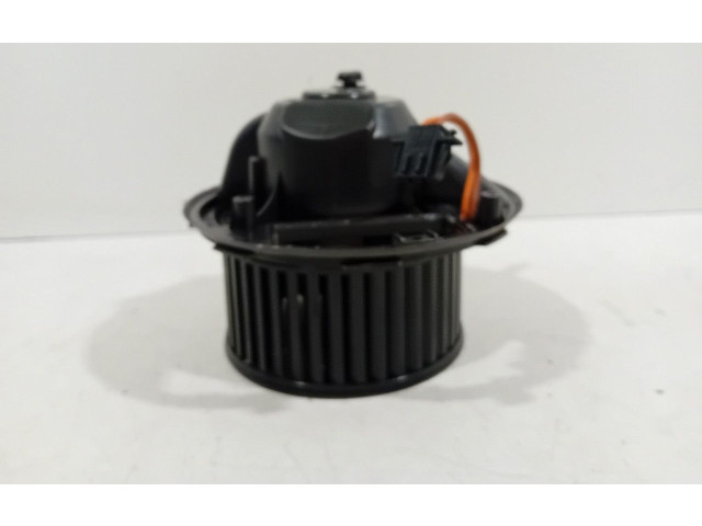 Вентилятор печки       Volkswagen Caddy