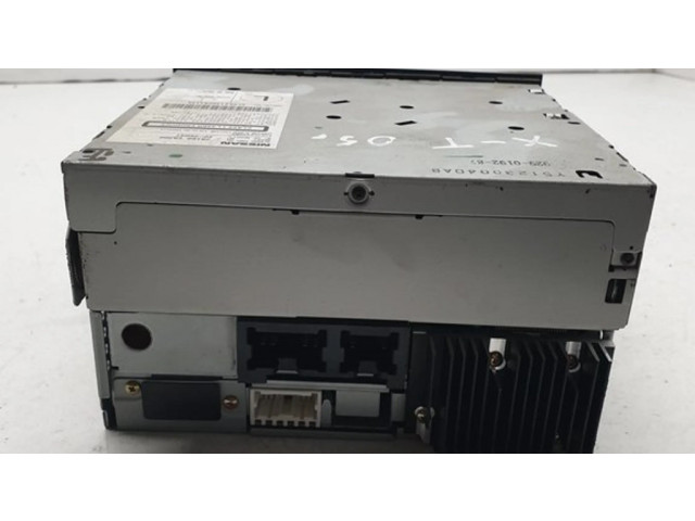 Радио/ проигрыватель CD/DVD / навигация