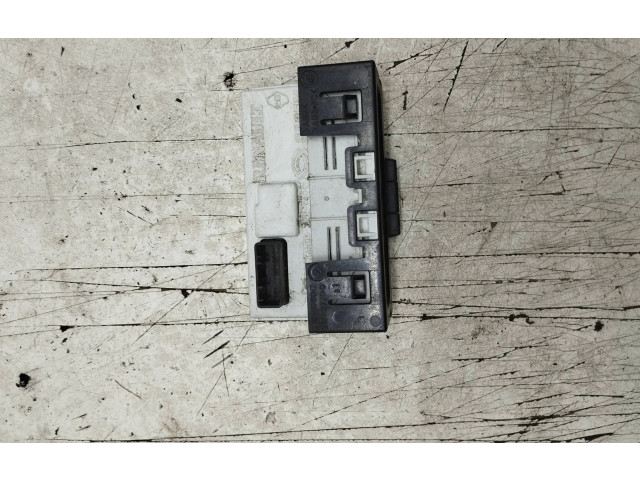 Дисплей    8200380298   Renault Trafic II (X83)