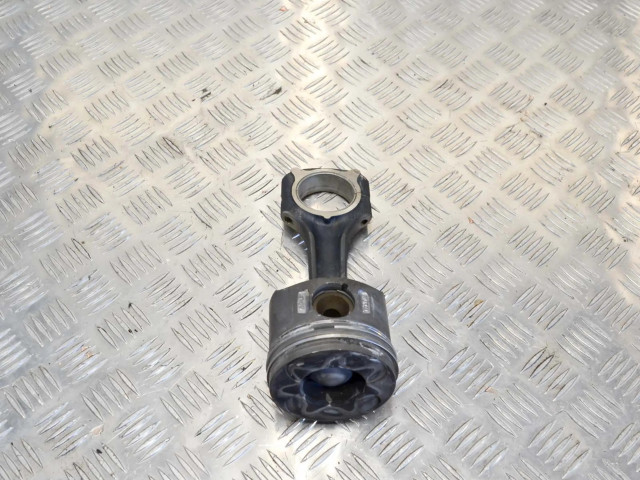 Píst A6460300220, A6460301017 Mercedes-Benz CLC CL203 pro naftový motor 2.1 OM 646.963