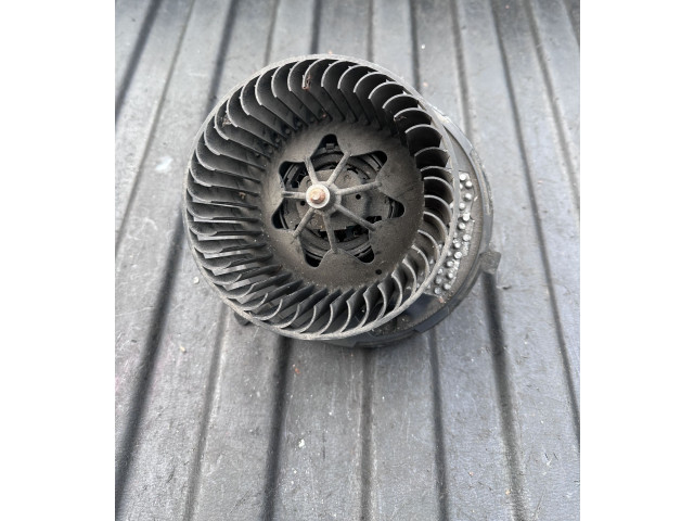 Вентилятор печки    3C0907521, 2468105380   Volkswagen Touran I