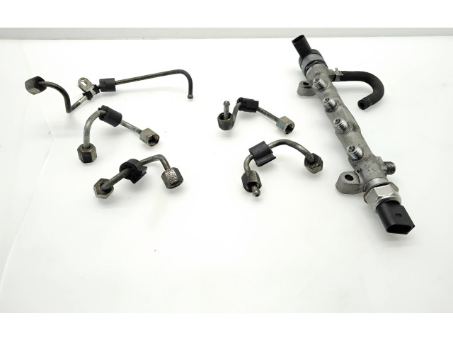 Топливная рампа R04L125, 057130764AB Skoda Octavia Mk3 (5E)