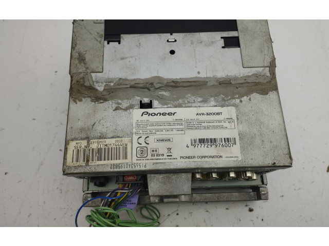 Дисплей    AVH3200BT   Volkswagen Golf IV