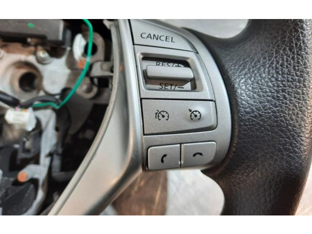 Volant Nissan Pulsar 2015 152865317