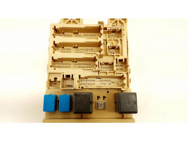 Блок предохранителей KB1GV40, 010705 Lexus RX 300