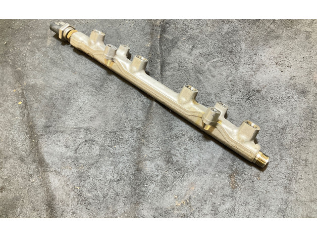 Vstřikovací lišta 05E133320B Audi A3 8Y DGE