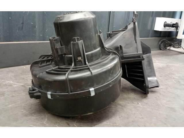 Вентилятор печки 8ew009157 Skoda Fabia Mk2 (5J)