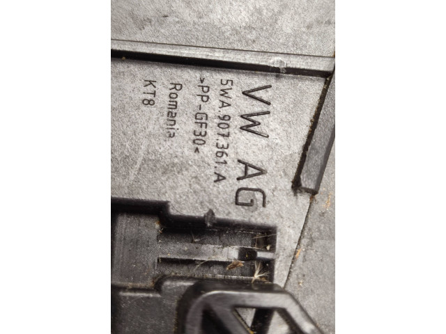 Блок предохранителей 5WA907361A Skoda Octavia Mk4