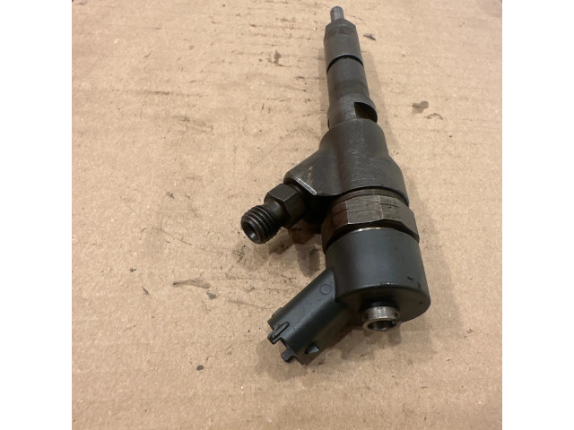 Vstřikovač 0445110076 Peugeot 406 pro naftový motor 2.0