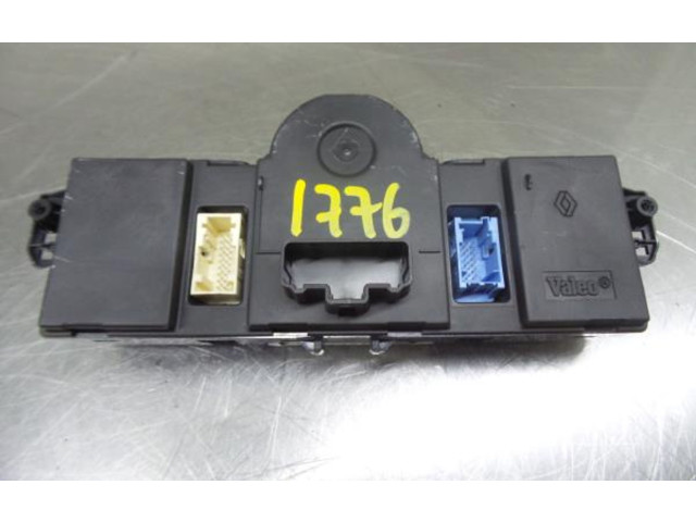 Блок управления климат-контролем 8200296683 Renault Clio III