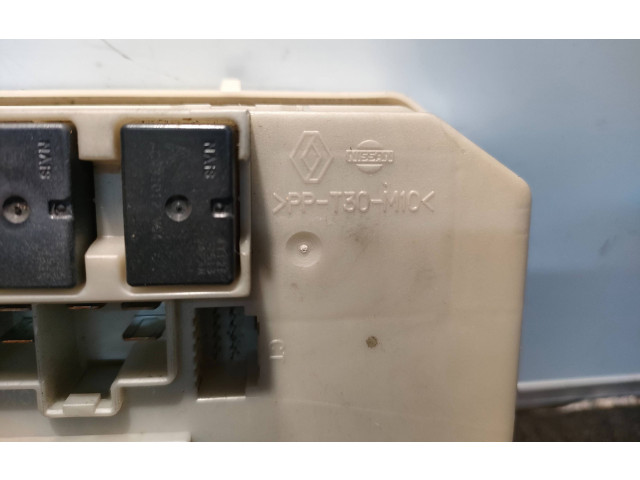 Блок предохранителей  6105, 233293D   Renault Clio III    