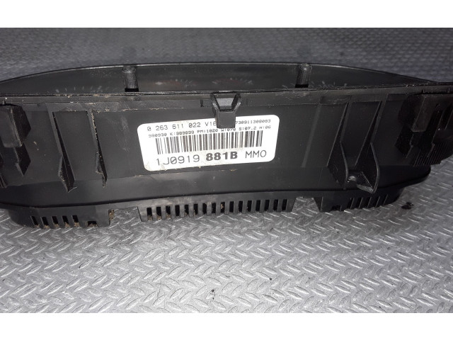 Přístrojová deska Volkswagen Bora 2000 1J0919881B