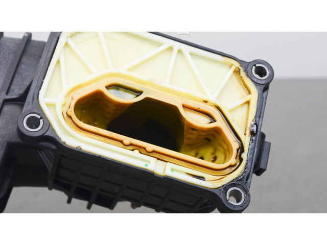 Pojistková skříňka Volkswagen Tiguan 2010